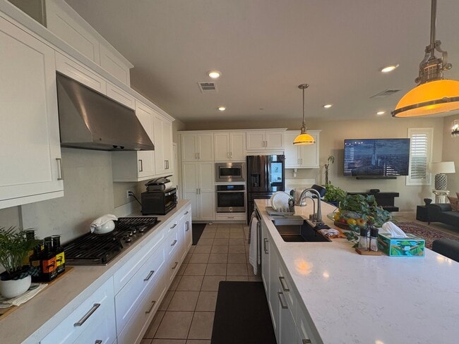 Building Photo - Elegant 3BR/2.5BA Condo in Carlsbad