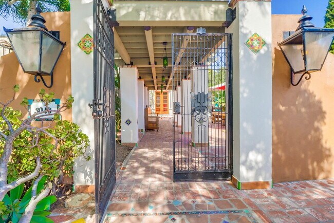 Primary Photo - ROOM FOR RENT in beautiful Point Loma cust...