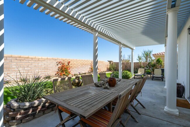 Building Photo - 2090 Savanna Way