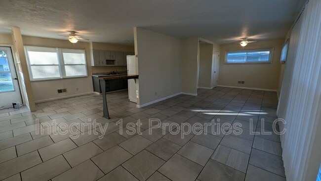 Building Photo - 7408 E 109th St