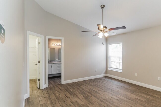 Building Photo - 22726 Sills Loop