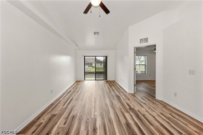 Building Photo - 3520 SW 17th Ave