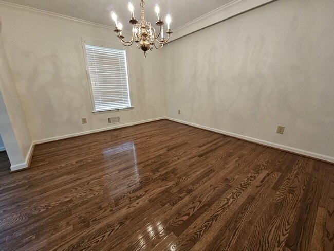 Building Photo - 1181 Lake Shore Cir