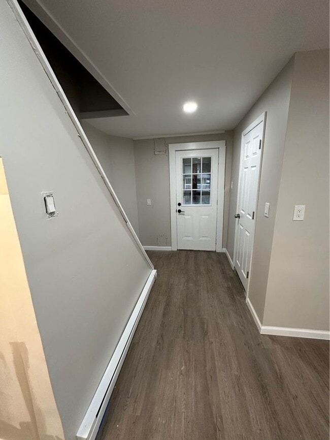 Building Photo - 216-218 Crane St