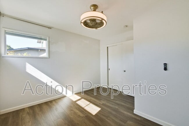 Building Photo - 1034 Tulane Dr