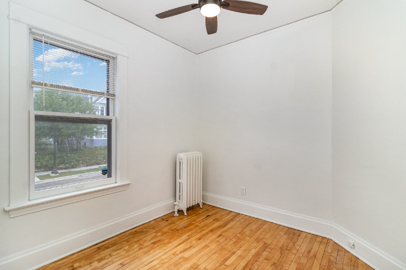 Building Photo - 822 W 35th St