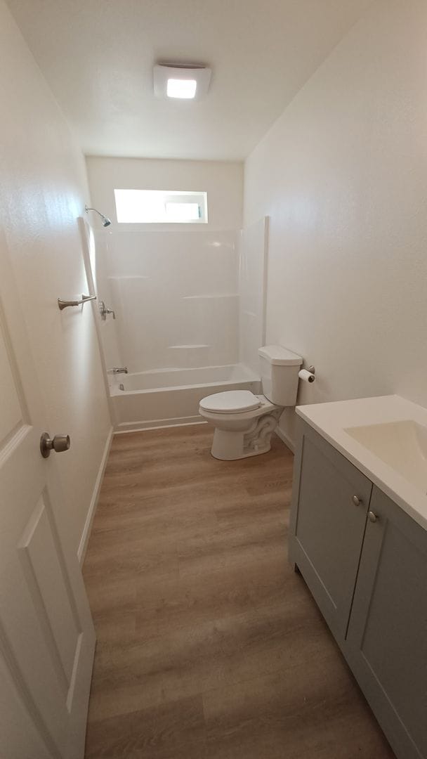 Building Photo - Modern 2 Bed/1 Bath Home, All Utilities Included!