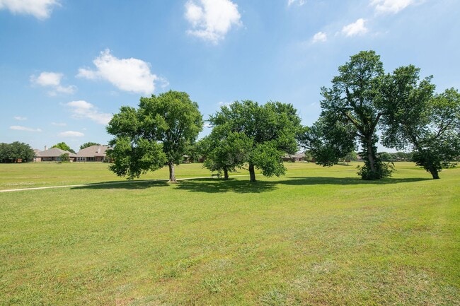 Building Photo - 204 Country Lakes Blvd