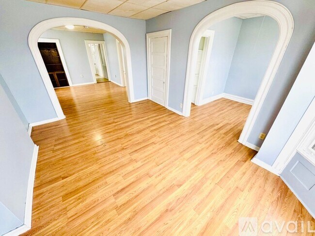 Building Photo - 308 4th St