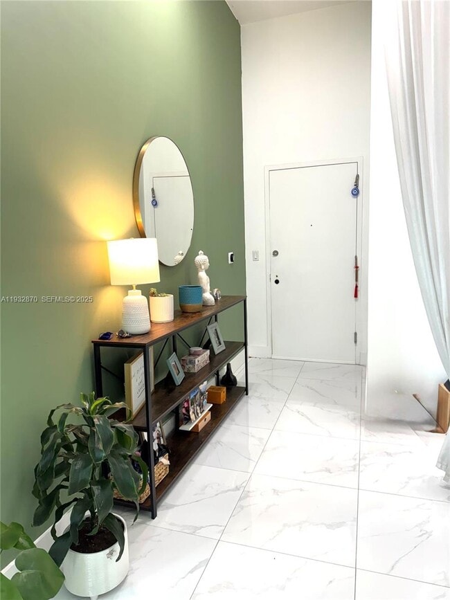 Building Photo - 1900 N Bayshore Dr