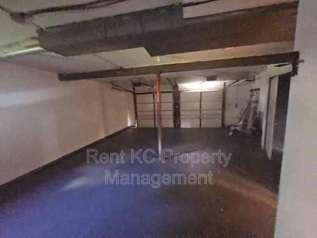 Building Photo - 10013 N Harrison Dr
