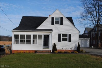 Building Photo - 26650 Detroit Rd