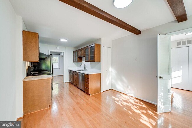 Building Photo - 2312 Wheystone Ct