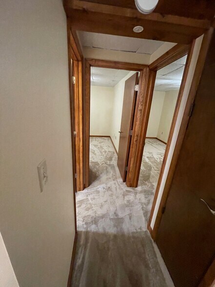 Building Photo - 103 Sanderson Dr