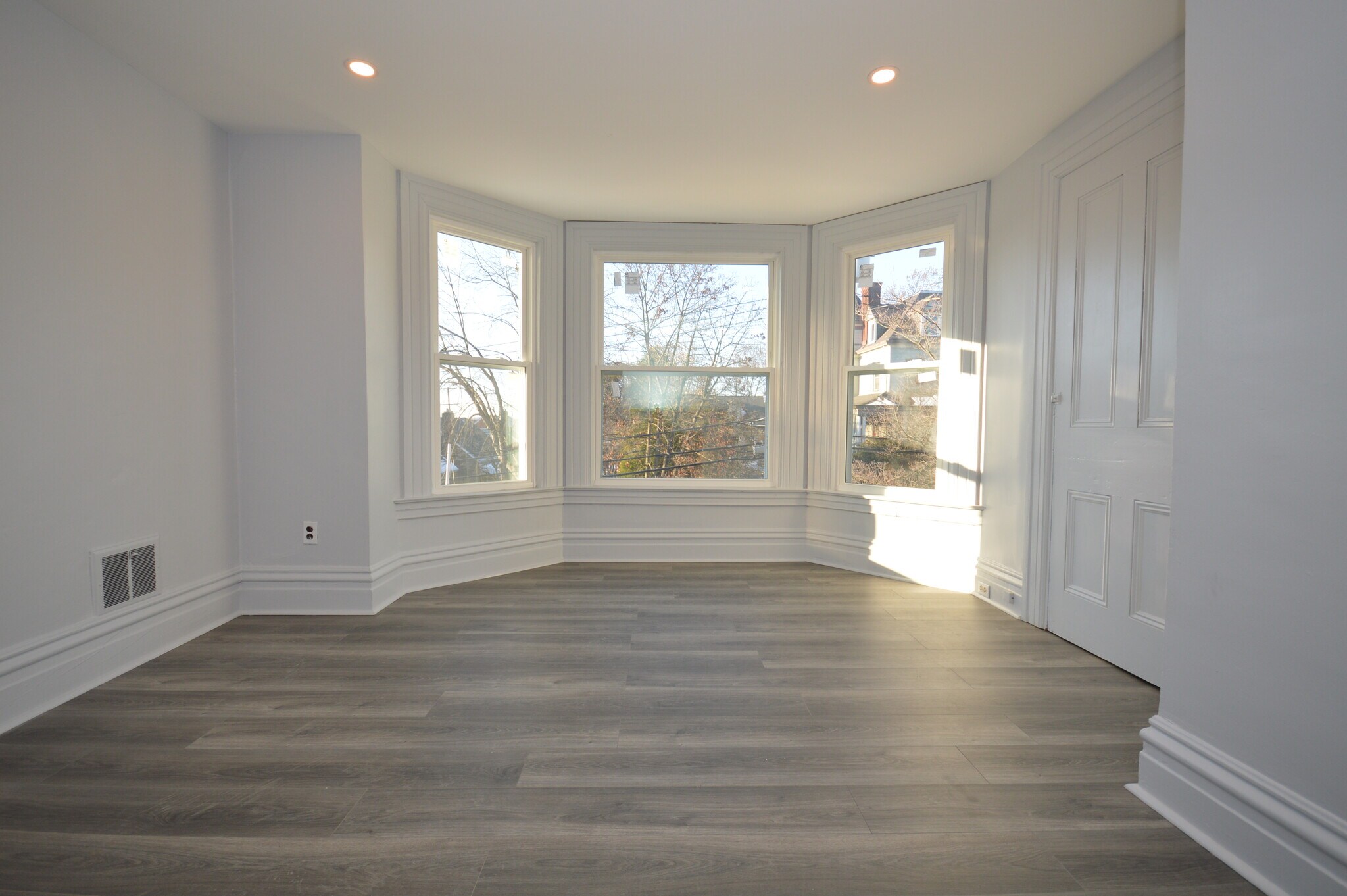 Building Photo - 113 Meade Ave