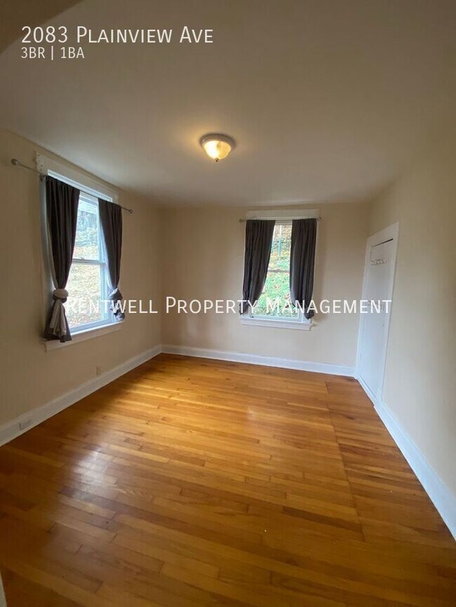 Building Photo - 2083 Plainview Ave