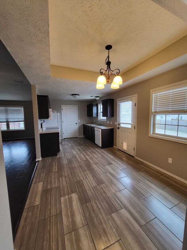 Building Photo - Beautiful home in a great neighborhood!