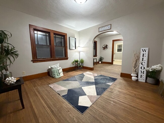 Primary Photo - 2 bed, 1 bath home for rent in Waterloo