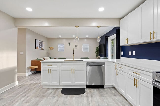 Building Photo - 1523 S East St