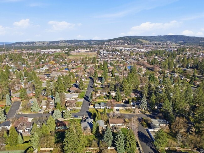Building Photo - Stunning Fully Renovated 4BR + Bonus on Spokane's South Hill - Chef's Kitchen, 2-Car Garage & Bac...