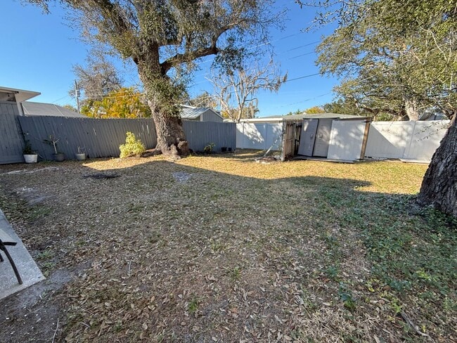 Building Photo - 3181 Hatton St