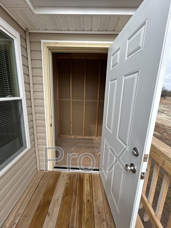 Building Photo - 714 Columbus St