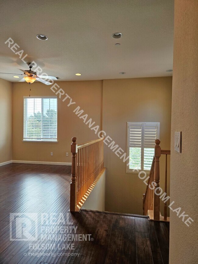 Building Photo - Lincoln Crossing Gated Community 3-Bedroom...