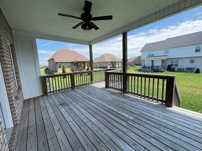 Building Photo - 557 Dexter Dr
