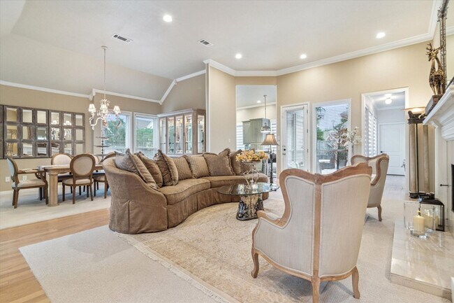 Building Photo - Incredible 4-Bedroom