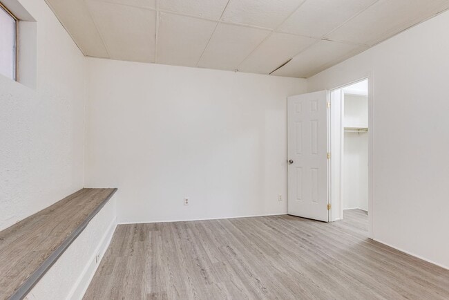 Building Photo - 705 Brownsville Rd