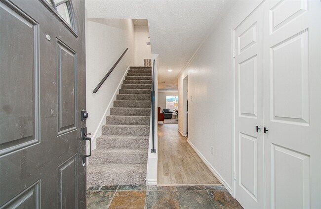 Building Photo - 15309 Kingfield Dr