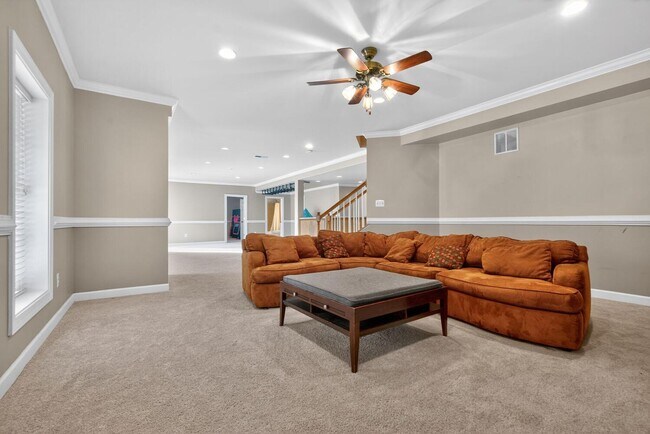 Building Photo - 401 Hilton Head Ct