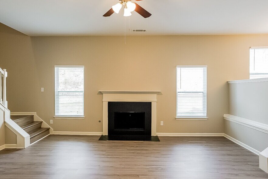 Building Photo - 4607 Rattling Toy Way