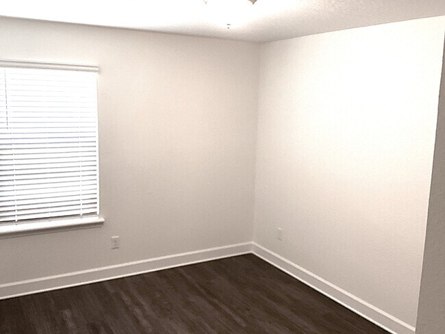 Building Photo - 378 Sandstone Dr