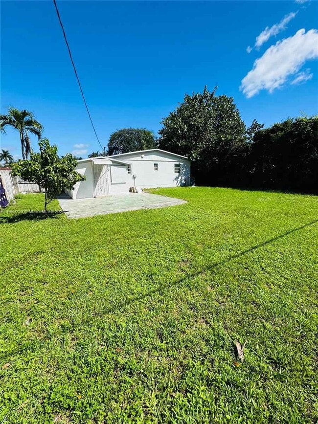 Building Photo - 5630 Simms St