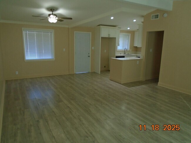 Building Photo - Lovely East Lancaster 3 Bedroom Home