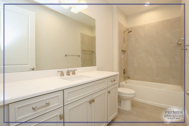 Building Photo - ***SMALL DOG FRIENDLY***MARQUESA ISLES***G...