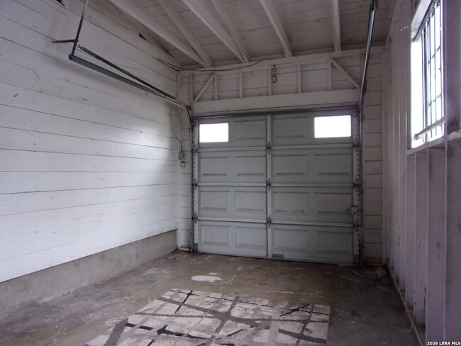 Building Photo - 215 Danville