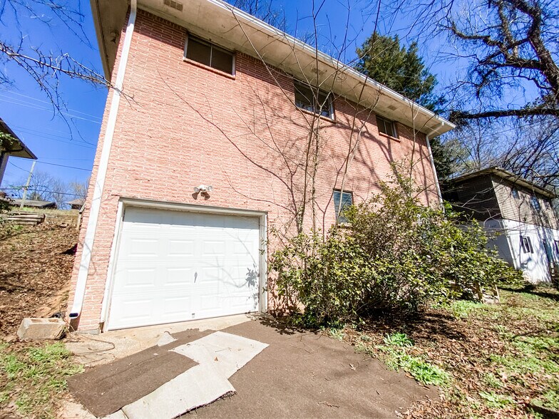 Building Photo - 536 81st St S