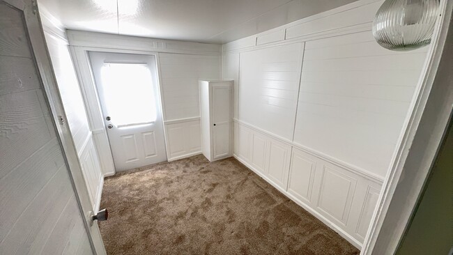 Building Photo - Beautiful 1 bedroom 1 bath Manufactured ho...