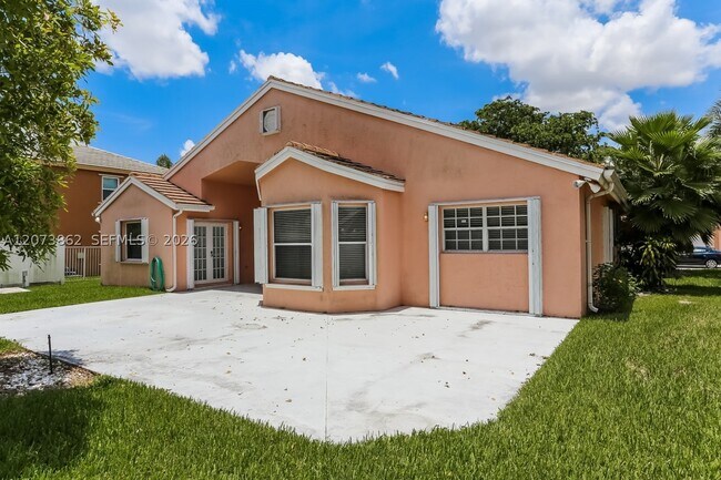 Building Photo - 576 NW 48th Ave