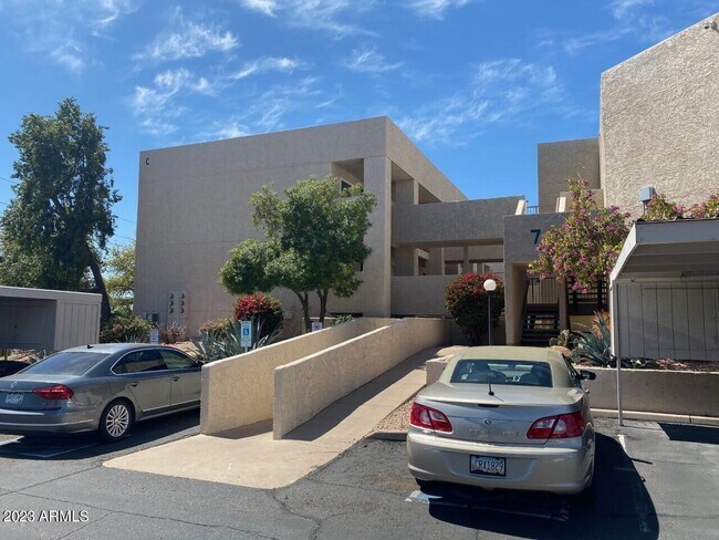 Building Photo - 7474 E Earll Dr