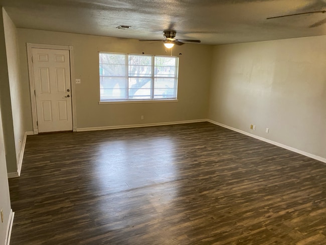 Building Photo - 211 N Avenue T