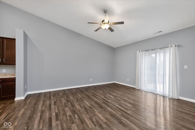 Building Photo - 6607 Laurelwood Dr