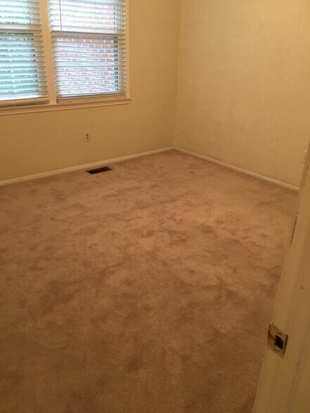 Building Photo - 3351 Contessa Ct