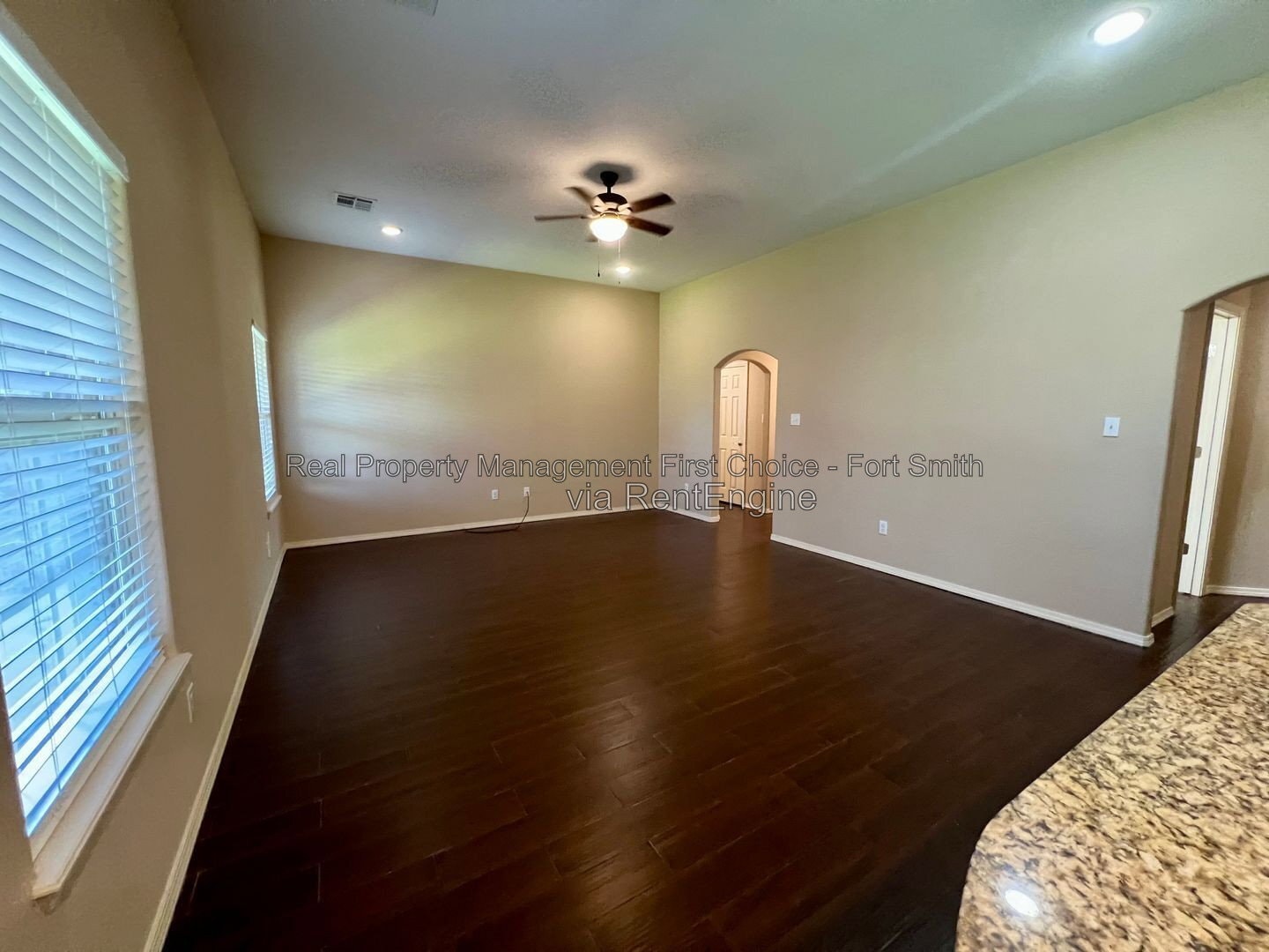 Building Photo - 507 Ridge Point Dr