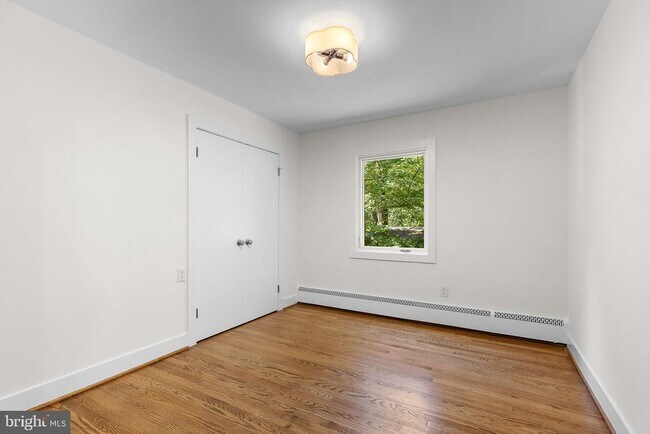 Building Photo - 6353 Crosswoods Dr