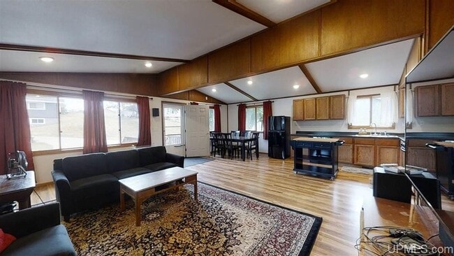 Building Photo - 1306 Garden St