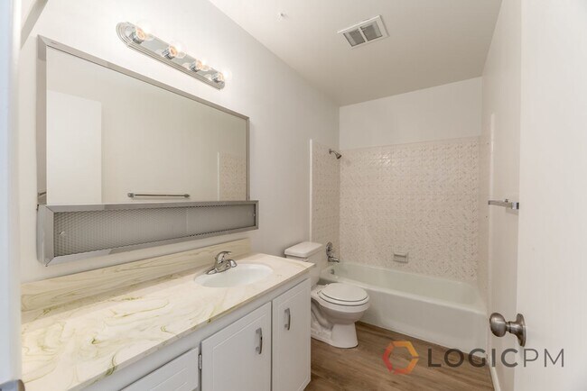 Building Photo - 2010 S 2600 E