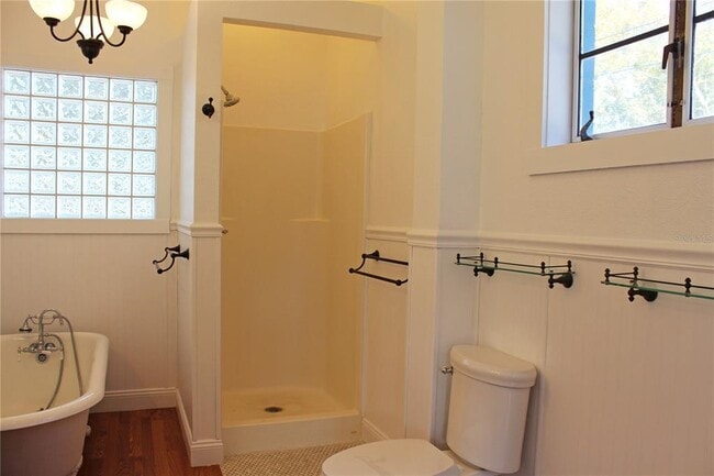 Building Photo - 1718 E Elm Rd